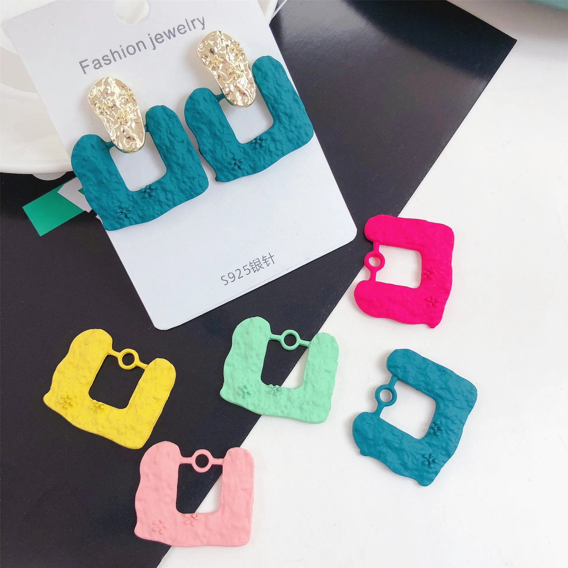 Основа для сережек «сделай сам», подвеска золотого цвета для сережек, коннектор, комплектующие для бижутерии, 10 штук
Основа для сережек «сделай сам», подвеска золотого цвета для сережек, коннектор, комплектующие для бижутерии, 10 штук