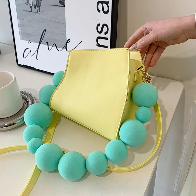 Bag For Women Mini Square Bag Big Beaded Chain Shoulder Bag 2023 New Summer Phone Purse Versatile Crossbody Bag Ladies Handbags
Bag For Women Mini Square Bag Big Beaded Chain Shoulder Bag 2023 New Summer Phone Purse Versatile Crossbody Bag Ladies Handbags