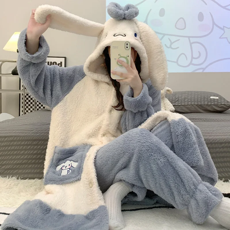 Sanrioed Cinnamoroll мультфильм кавайный зимний коралловый флис плюс флисовая Толстая ночная рубашка Милая Высокая цена для лица длинный домашний костюм
Sanrioed Cinnamoroll мультфильм кавайный зимний коралловый флис плюс флисовая Толстая ночная рубашка Милая Высокая цена для лица длинный домашний костюм