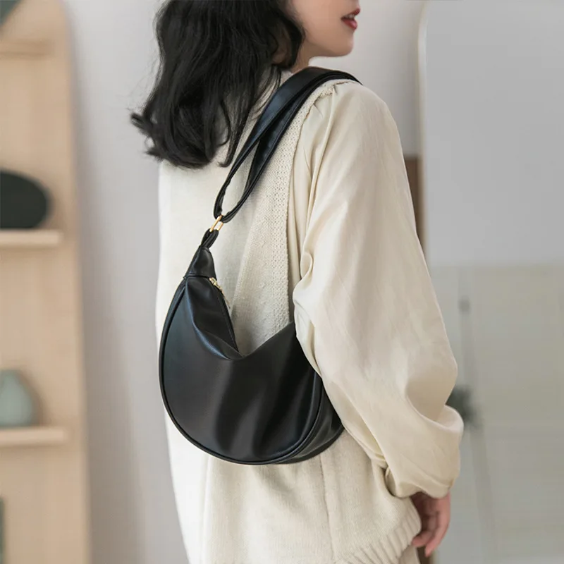 Autumn and Winter Go with Everything Designer PU Soft Leather Dumpling Bag Korean Version Shoulder Bag Crossbody Bag for Women
Autumn and Winter Go with Everything Designer PU Soft Leather Dumpling Bag Korean Version Shoulder Bag Crossbody Bag for Women