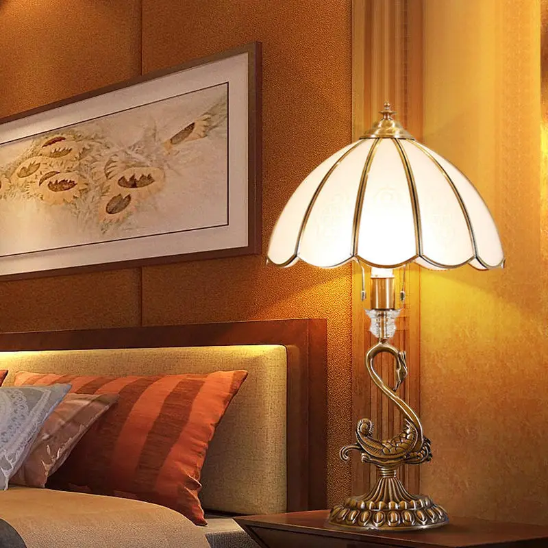 Desk Lamps Art Modern Retro Brass Glass Desk Lights for Home Swan Copper Table LED Creative Living Room Bedroom Study Decoration
Desk Lamps Art Modern Retro Brass Glass Desk Lights for Home Swan Copper Table LED Creative Living Room Bedroom Study Decoration