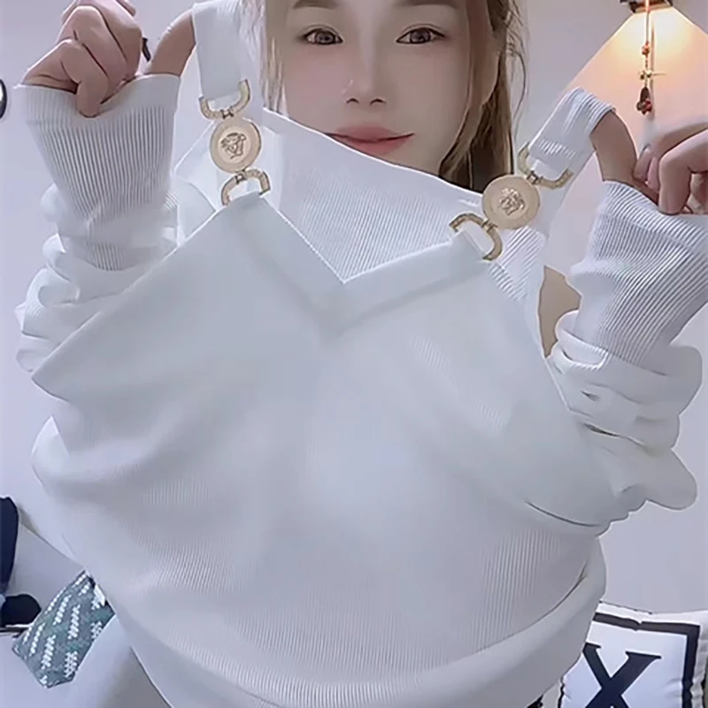2023 Summer Foreign Style Bottoming Shirt Women's Long-sleeved T-shirt V-neck Design Sense Hollow All-match Collarbone Top Trend
2023 Summer Foreign Style Bottoming Shirt Women's Long-sleeved T-shirt V-neck Design Sense Hollow All-match Collarbone Top Trend