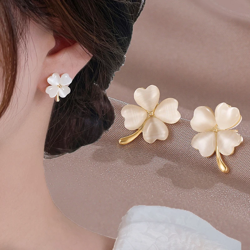 Four Leaf Clover Opal Stone Stud Earrings for Women 925 Silver Needle Ear Stud Leaves Girl Jewelry Gift Party
Four Leaf Clover Opal Stone Stud Earrings for Women 925 Silver Needle Ear Stud Leaves Girl Jewelry Gift Party