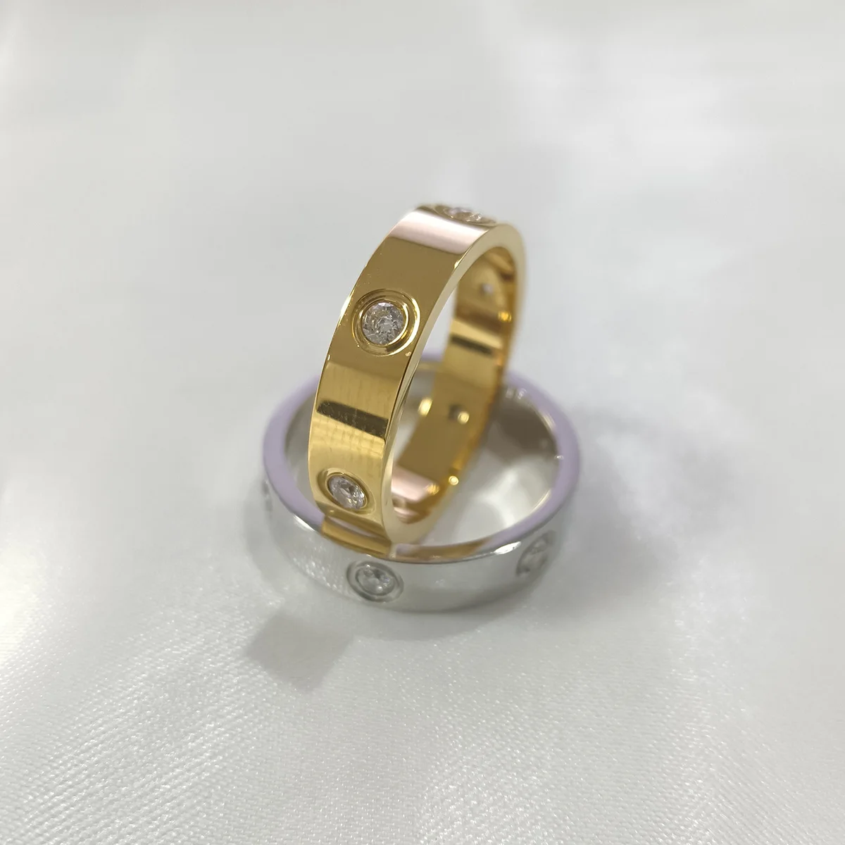 Fashion Popular 925 Sterling Silver Couple Love Ring Wedding Romantic Zircon Pair Ring Not Fade Free Shipping
Fashion Popular 925 Sterling Silver Couple Love Ring Wedding Romantic Zircon Pair Ring Not Fade Free Shipping