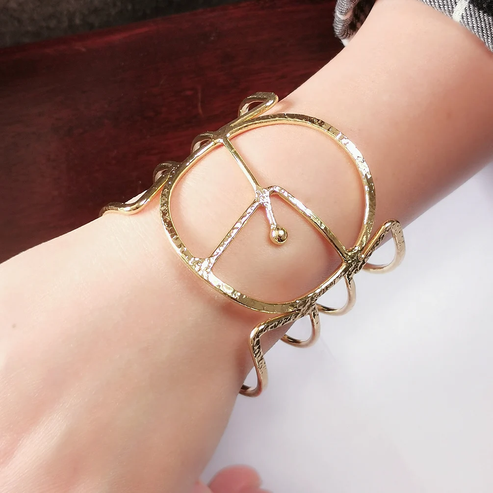Bohemia Alloy Geometric Cuff Bracelet Statement Gold Color Open Big Bangle Charm Fashion Jewelry Party Accessories
Bohemia Alloy Geometric Cuff Bracelet Statement Gold Color Open Big Bangle Charm Fashion Jewelry Party Accessories