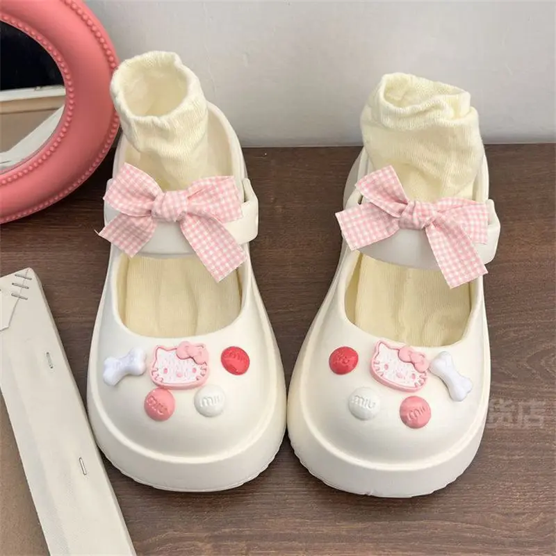 Sanrio Anime Hello Kitty Beach Baotou Sandals Hole Hole Shoes Sweet Cute Cartoon Increase Thick Base Breathable Toys for Girls
Sanrio Anime Hello Kitty Beach Baotou Sandals Hole Hole Shoes Sweet Cute Cartoon Increase Thick Base Breathable Toys for Girls