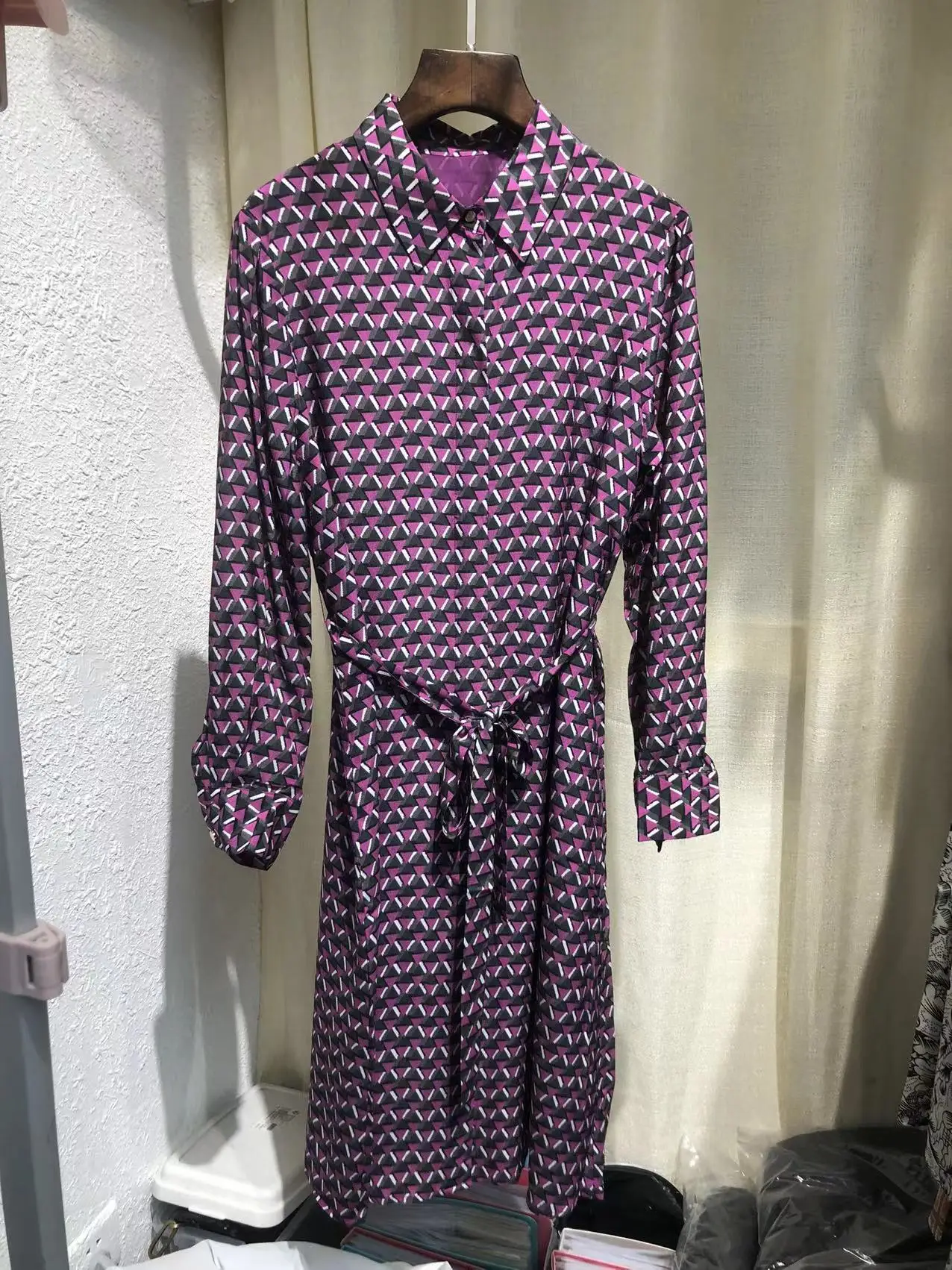 Long-Sleeved Dress Women's Silk Check Print Tie Shirt Dress 2022 Spring Autumn New
Long-Sleeved Dress Women's Silk Check Print Tie Shirt Dress 2022 Spring Autumn New