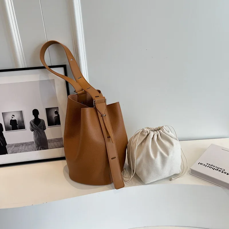 Free Shipping High Quality Handbags for Women Luxury 2023 New Design Lady Handbag Leather Bucket Bag Shoulder Purse
Free Shipping High Quality Handbags for Women Luxury 2023 New Design Lady Handbag Leather Bucket Bag Shoulder Purse