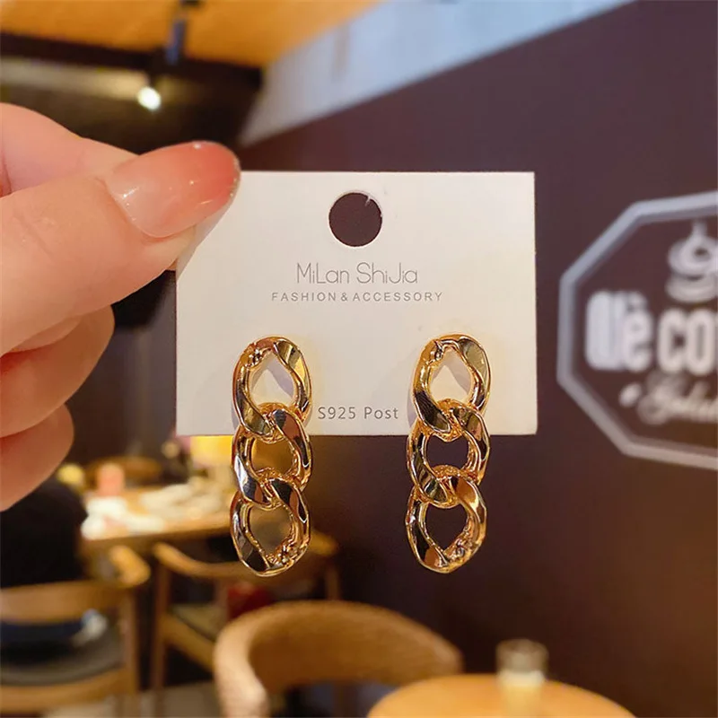 2022 New Trendy Transparent Resin Hoop Earrings for Women Girls Geometric Irregular Metal Acrylic Earrings Party Jewelry
2022 New Trendy Transparent Resin Hoop Earrings for Women Girls Geometric Irregular Metal Acrylic Earrings Party Jewelry