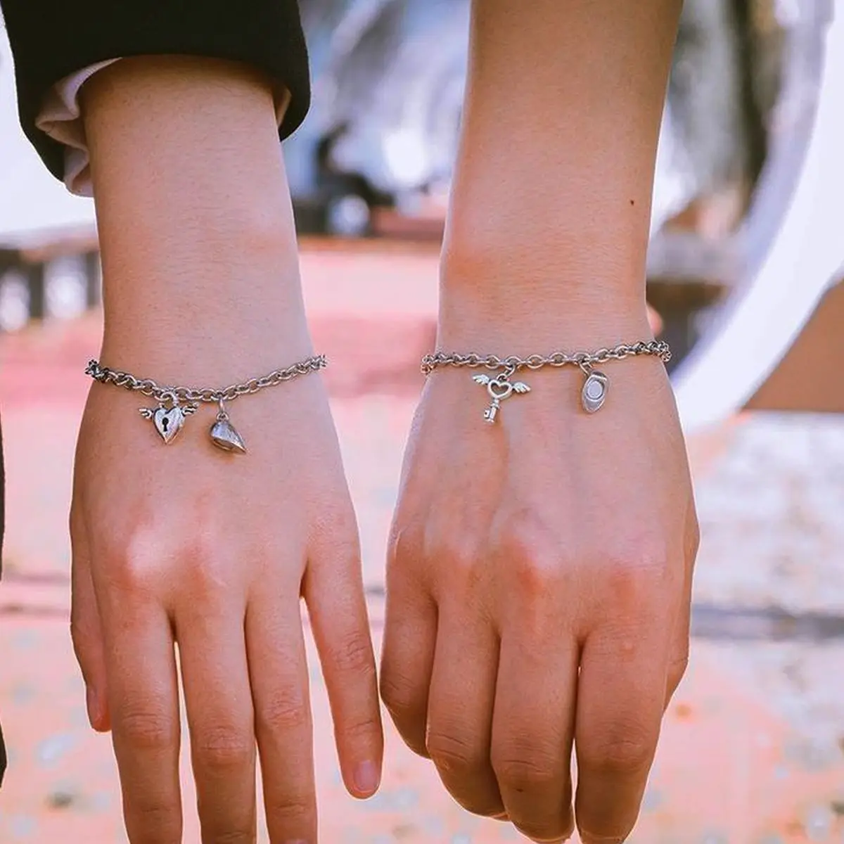 Magnetic Love Heart Charm Bracelet for Women Men Key and Padlock Charm Jewelry Couple Bracelets Wristband Hand Chain Gifts New
Magnetic Love Heart Charm Bracelet for Women Men Key and Padlock Charm Jewelry Couple Bracelets Wristband Hand Chain Gifts New