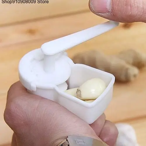 1pc Kitchen Helper Handle Garlic Ginger Shredder Cutter Chopper Presser Tool Gadgets
1pc Kitchen Helper Handle Garlic Ginger Shredder Cutter Chopper Presser Tool Gadgets