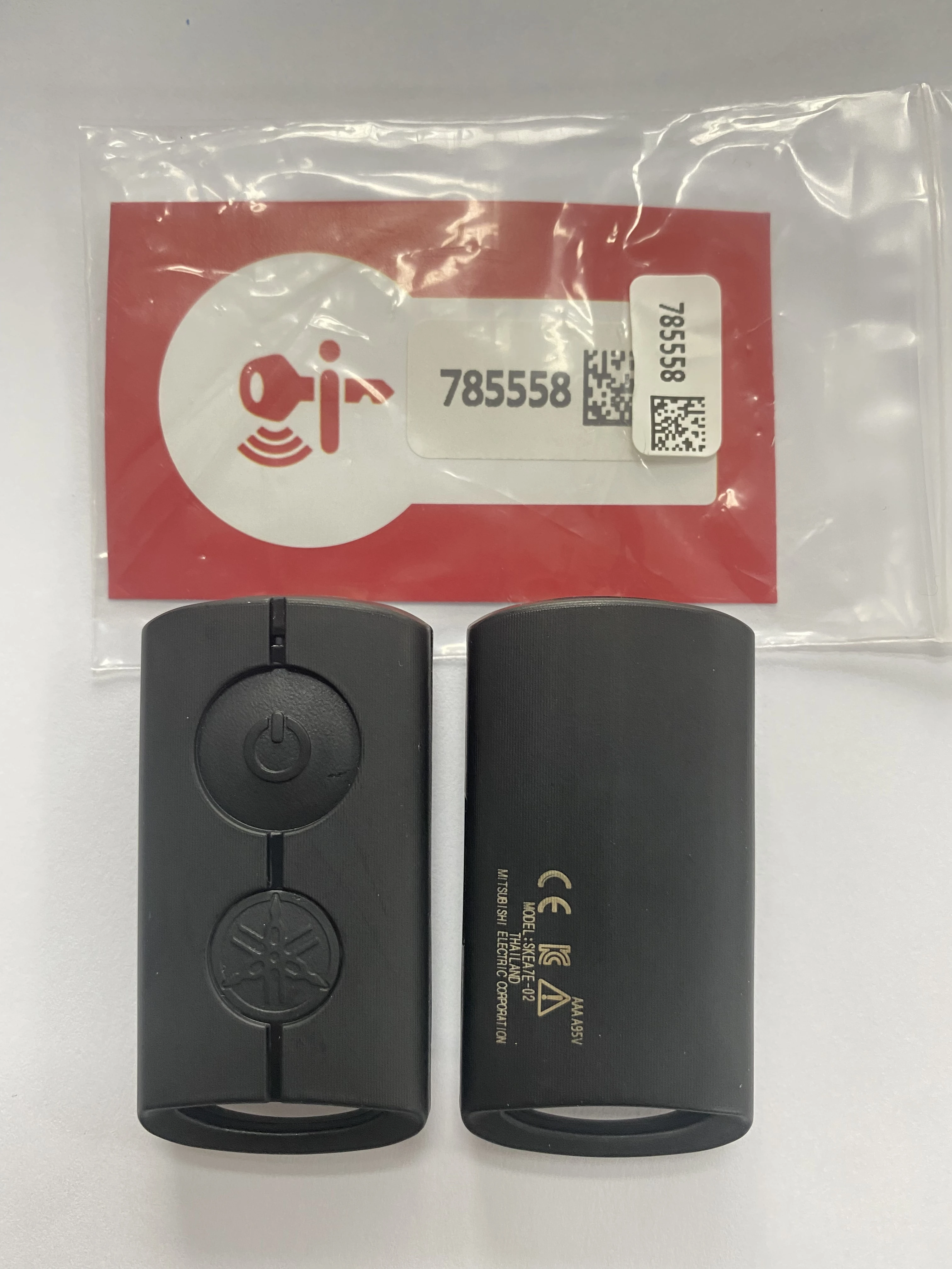 Оригинальный OEM номер B2TH 62610200 Брелок управления мотоциклом 433,92 МГц ID49 чип для Yamaha NVX 155 Xmax 300 Xmax 125 250 300 400
Оригинальный OEM номер B2TH 62610200 Брелок управления мотоциклом 433,92 МГц ID49 чип для Yamaha NVX 155 Xmax 300 Xmax 125 250 300 400