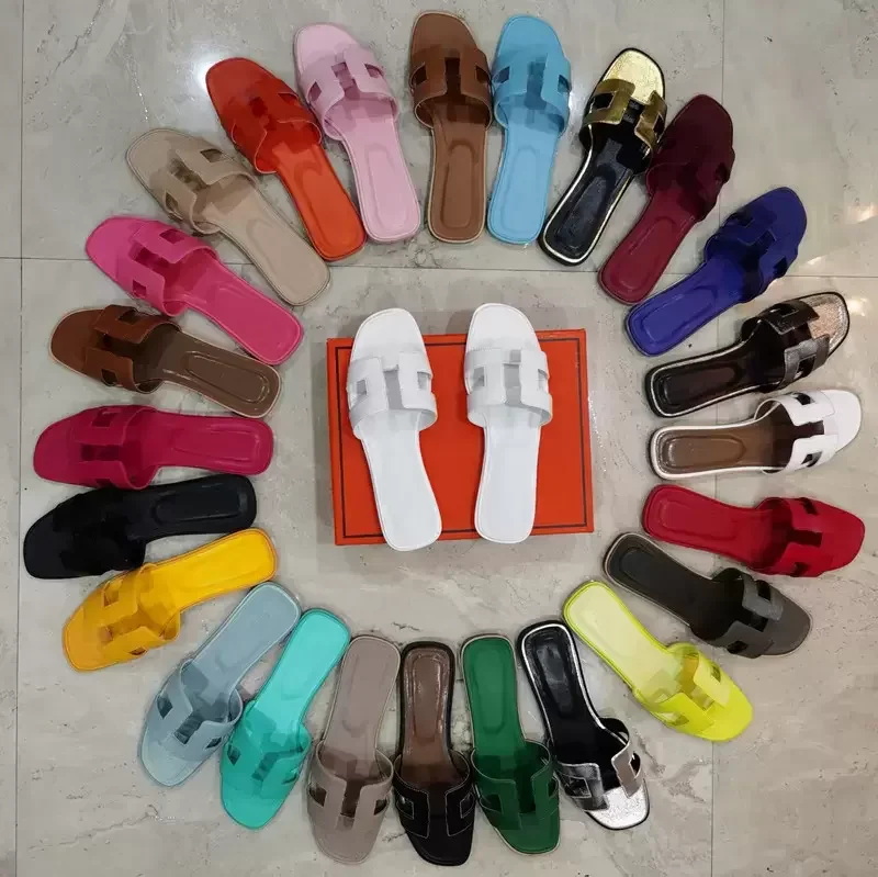 34-43 Men Flip Flops Luxury Designer Leather Ladies Sandals Summer Flat Shoes Fashion Beach Women Slippers Quality Letter Home
34-43 Men Flip Flops Luxury Designer Leather Ladies Sandals Summer Flat Shoes Fashion Beach Women Slippers Quality Letter Home