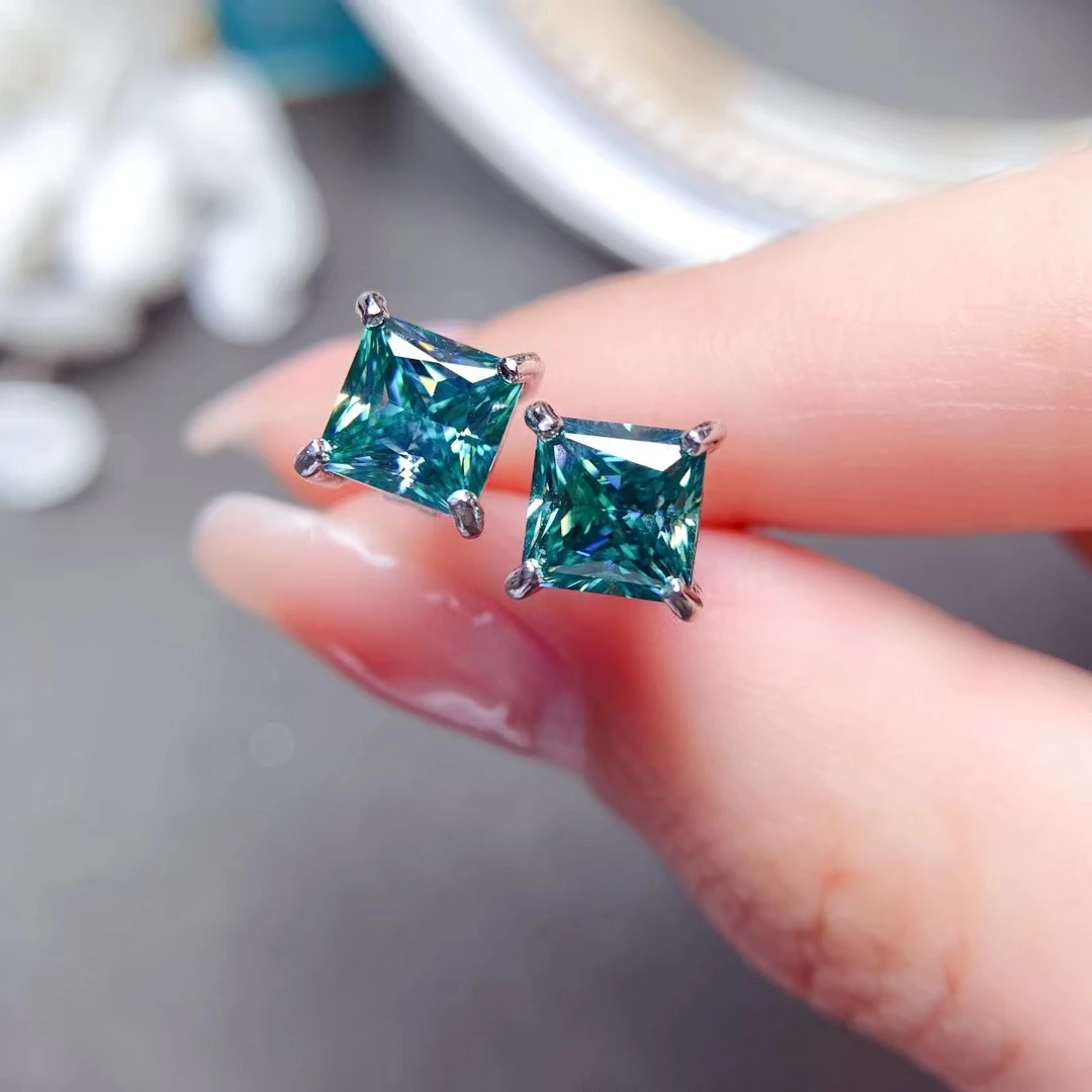 MeiBaPJ1 Carat Square Green Moissanite Diamond Stud Earrings 925 Sterling Silver Fashion Earrings Fine Jewelry for Women
MeiBaPJ1 Carat Square Green Moissanite Diamond Stud Earrings 925 Sterling Silver Fashion Earrings Fine Jewelry for Women