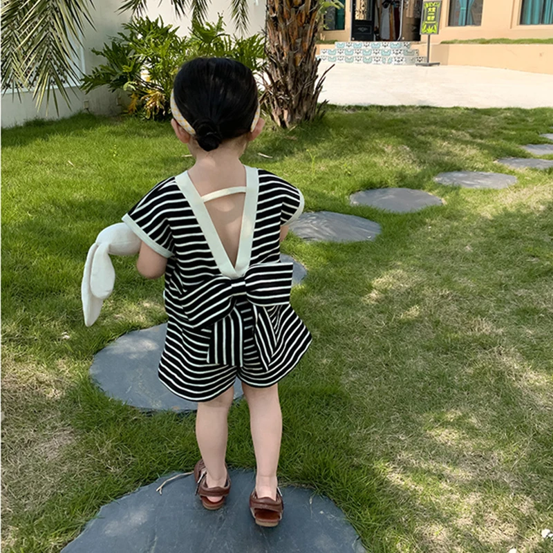 Baby Clothing Sets for Girls Stylish Bow Striped Backless Vest + Shorts Suit Summer Cotton Sleeveless Children Clothes Girl 1-6Y
Baby Clothing Sets for Girls Stylish Bow Striped Backless Vest + Shorts Suit Summer Cotton Sleeveless Children Clothes Girl 1-6Y