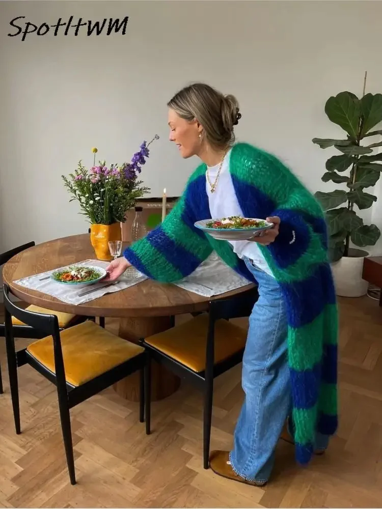 Cardigans en tricot à rayures mohair pour femmes, automne, hiver, vintage, manches longues, manteau long pour dames, ve de
Cardigans en tricot à rayures mohair pour femmes, automne, hiver, vintage, manches longues, manteau long pour dames, ve de