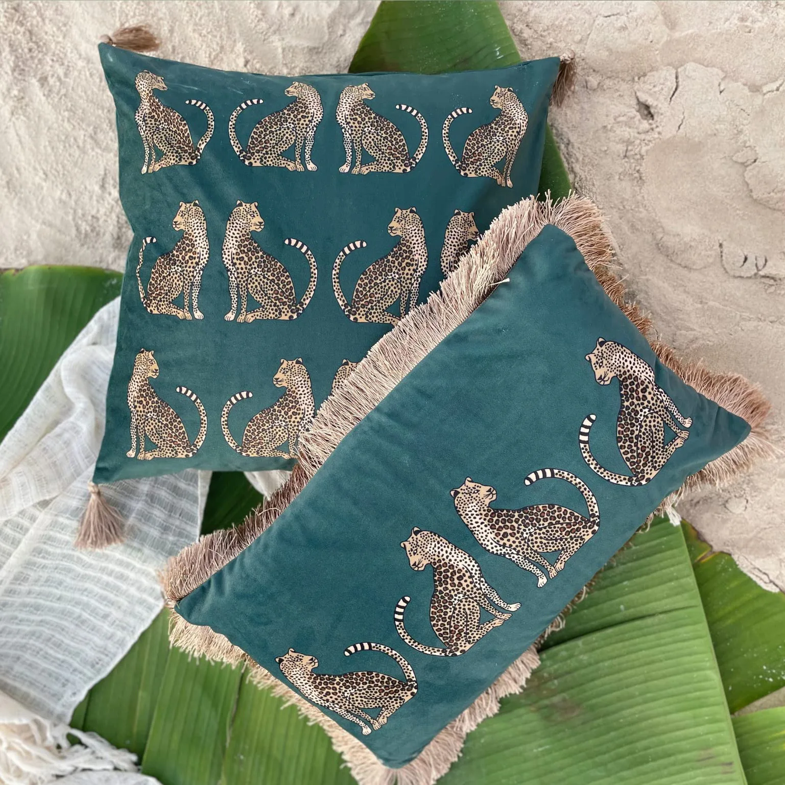 1Pc Velvet Cushion Cover Leopard Printed Throw Pillowcase 45x45cm Home Decor Soft Plush Pillow Cover30x50cm Tassel Cushion Case
1Pc Velvet Cushion Cover Leopard Printed Throw Pillowcase 45x45cm Home Decor Soft Plush Pillow Cover30x50cm Tassel Cushion Case