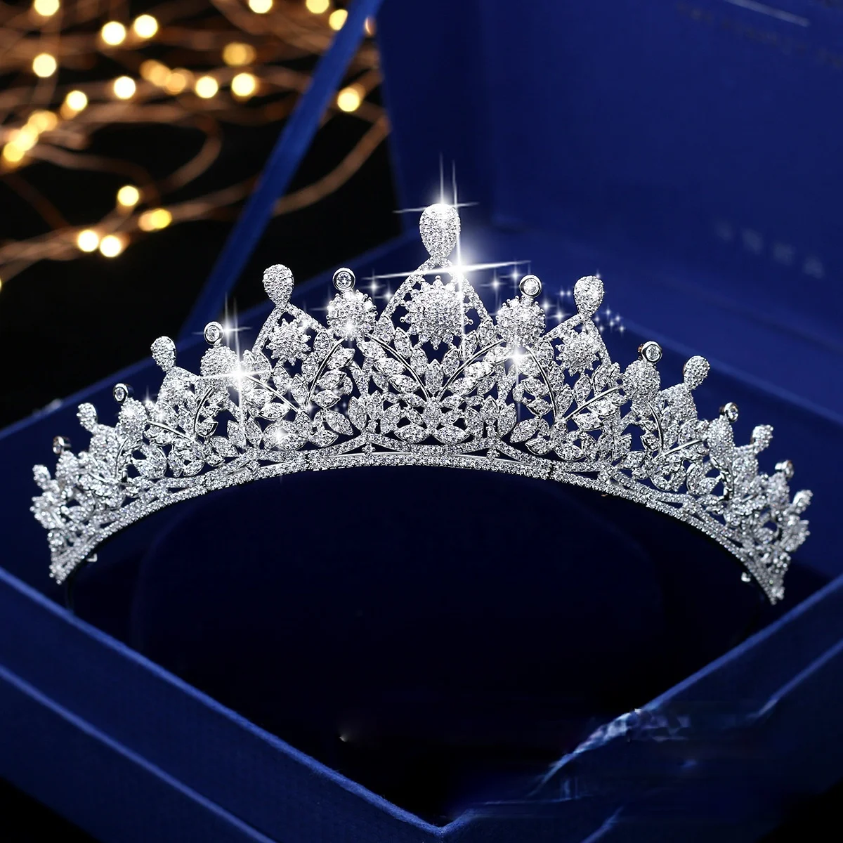 Full Zircon Crown Birthday Gift Award Crown Dress Wedding Dress Accessories
Full Zircon Crown Birthday Gift Award Crown Dress Wedding Dress Accessories