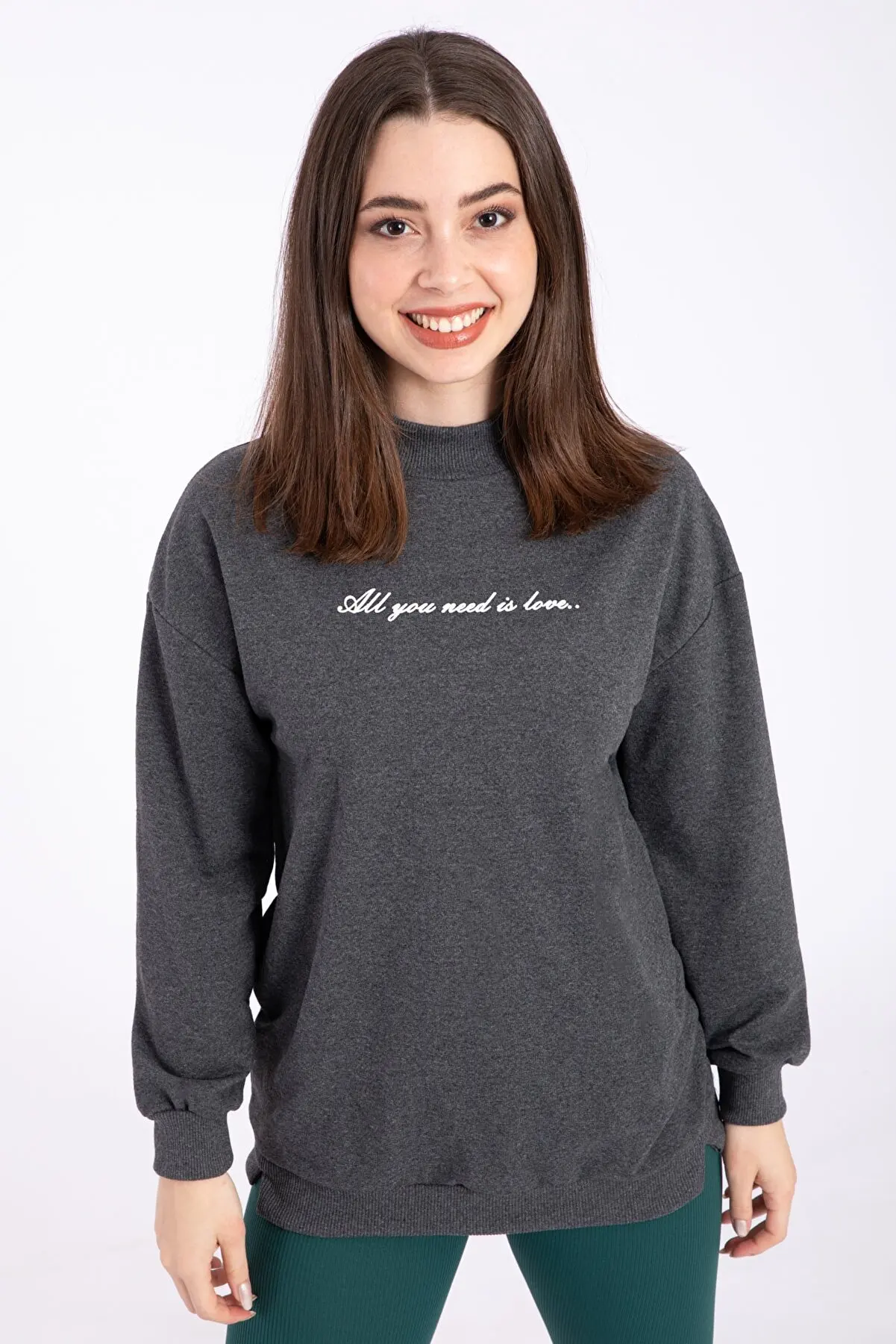 Женская трикотажная кофта с принтом текста
Женская трикотажная кофта с принтом текста