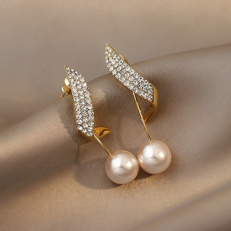 Luxury Long Pearl Earrings For Women 2022 New Jewelry Korean Style Temperament Geometric Drop Earings Jewelry 
Luxury Long Pearl Earrings For Women 2022 New Jewelry Korean Style Temperament Geometric Drop Earings Jewelry