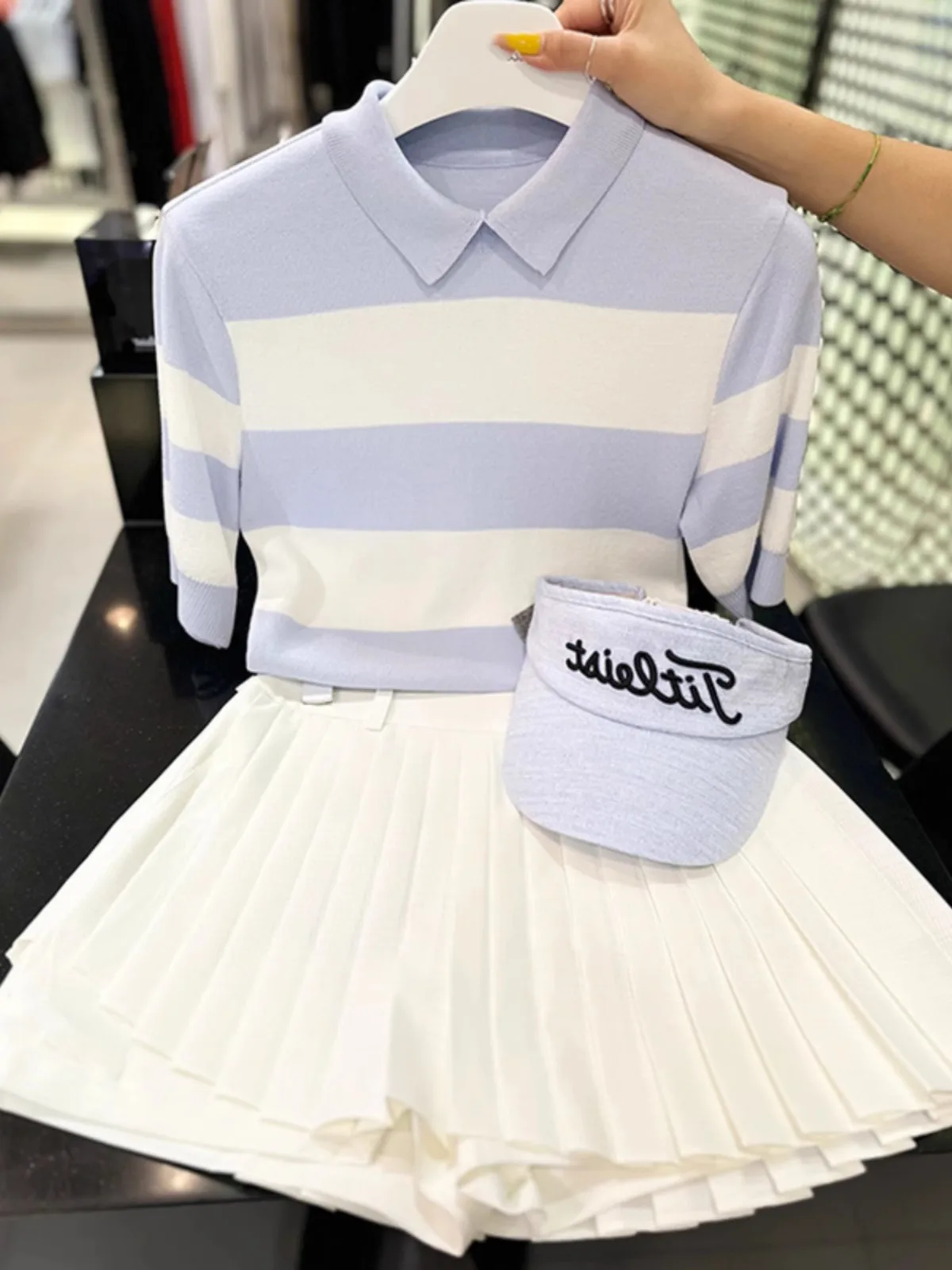 Golf Women's Clothing College Style Complete Set Of Women's Summer Casual Blue Ice Silk Knitted Short-sleeved Two-piece Dress
Golf Women's Clothing College Style Complete Set Of Women's Summer Casual Blue Ice Silk Knitted Short-sleeved Two-piece Dress