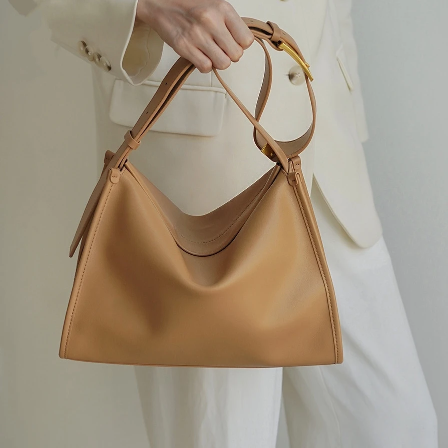 Модная вместительная простая женская сумка из натуральной кожи сумка из натуральной воловьей кожи женская сумка через плечо из мягкой кожи 
Модная вместительная простая женская сумка из натуральной кожи сумка из натуральной воловьей кожи женская сумка через плечо из мягкой кожи