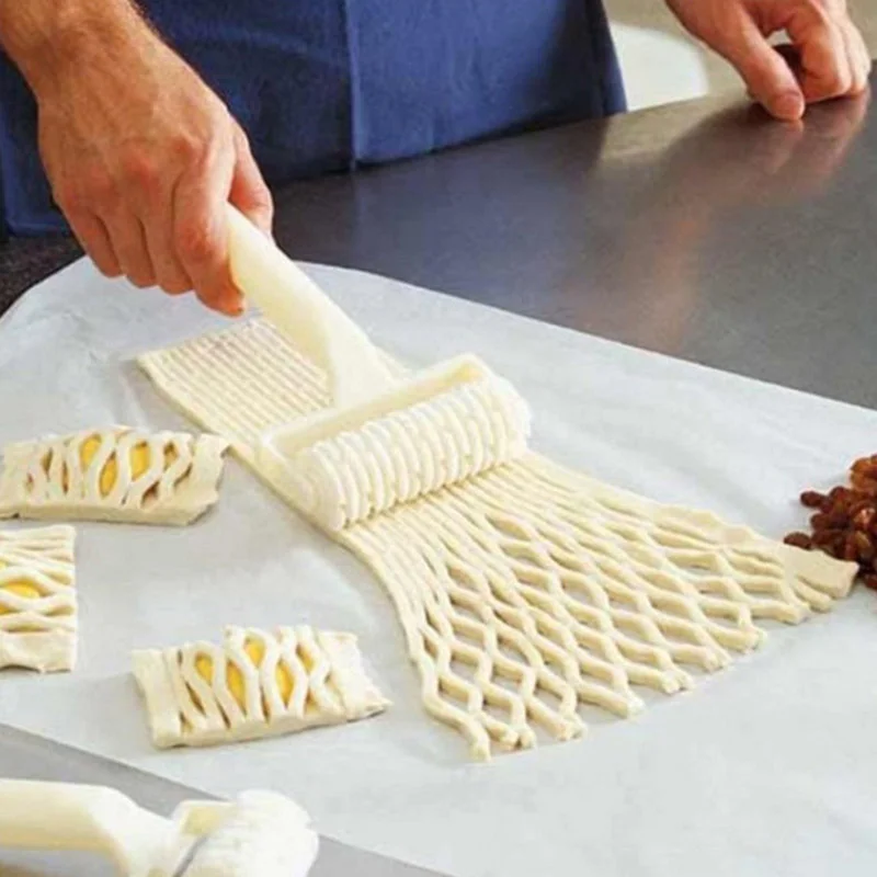 Large Medium And Small Plastic Mesh Cutter Dough Roller Cutter Pizza Creative Pastry Embossing Dough Baking Tools Rolling Mould
Large Medium And Small Plastic Mesh Cutter Dough Roller Cutter Pizza Creative Pastry Embossing Dough Baking Tools Rolling Mould