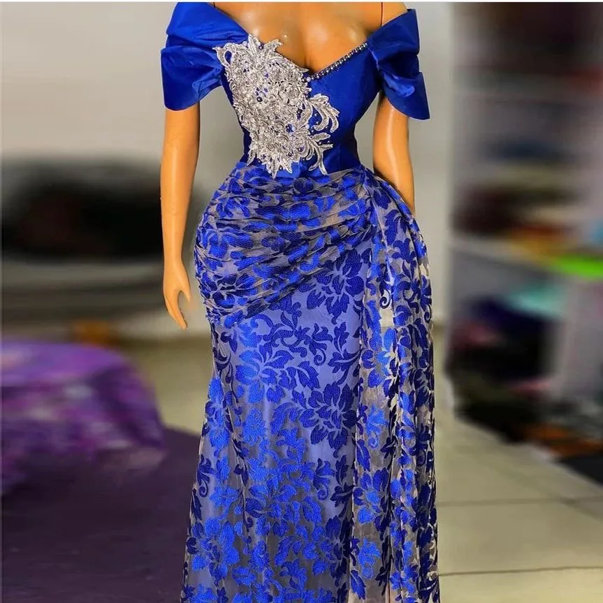 Vintage Lace Aso Ebi Prom Dresses Plus Size Nigeria African Formal Evening Dress Royal Blue Off the Shoulder Long Party Gowns
Vintage Lace Aso Ebi Prom Dresses Plus Size Nigeria African Formal Evening Dress Royal Blue Off the Shoulder Long Party Gowns