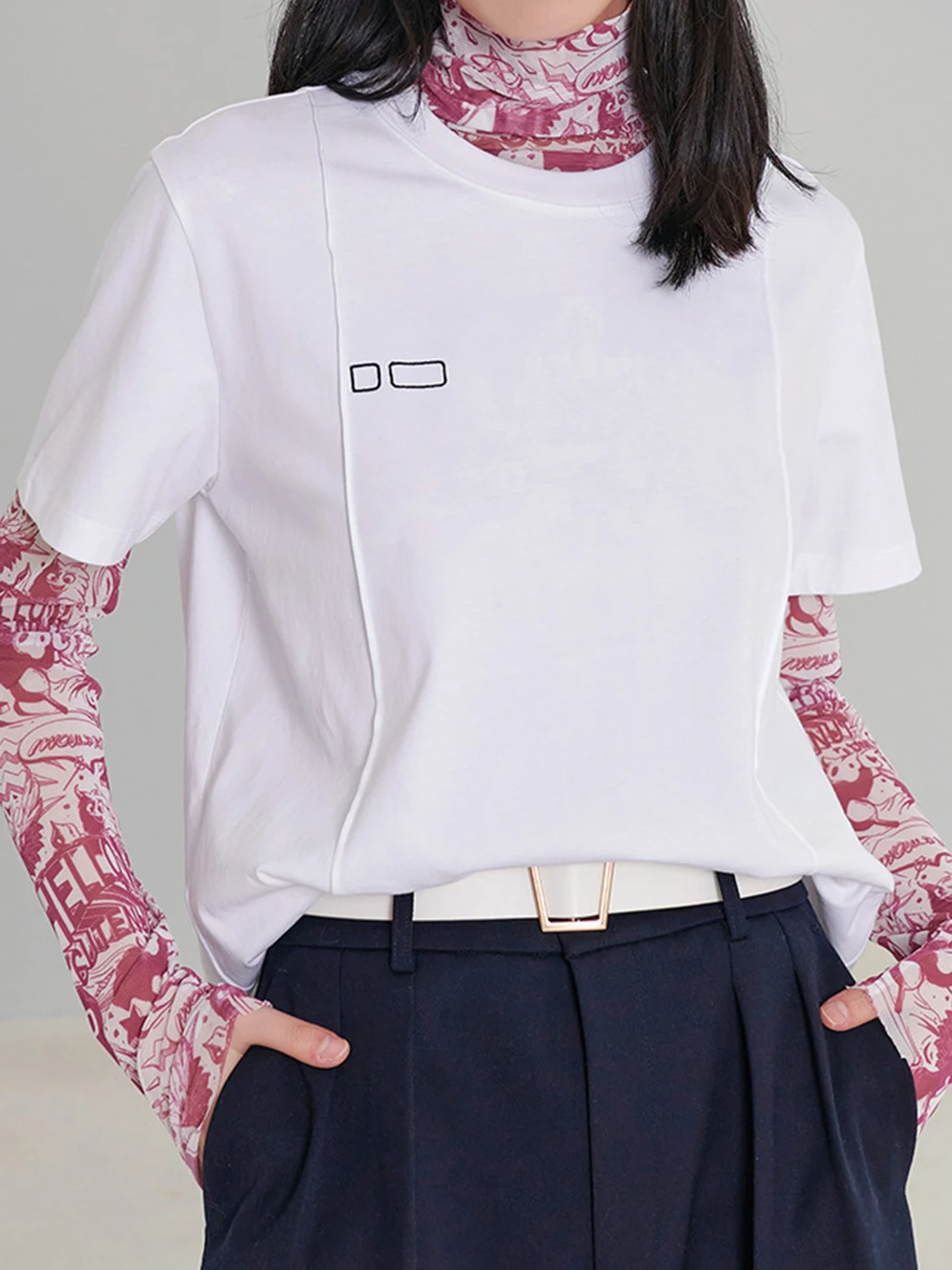 Women's T-shirt Summer 2022 New T-shirt Fashion Casual Solid Color Embroidery Black And White T-shirt Short Sleeve Cotton Top
Women's T-shirt Summer 2022 New T-shirt Fashion Casual Solid Color Embroidery Black And White T-shirt Short Sleeve Cotton Top
