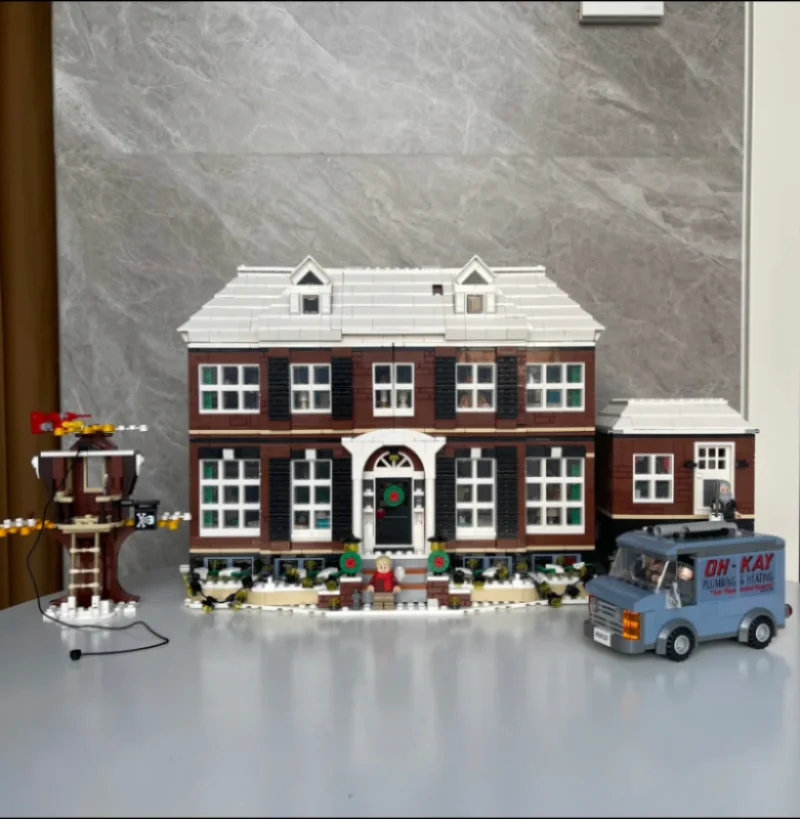 Movie 3955pcs Moc 21330 Home Alone House Set Model Building Blocks Bricks Educational Toys For Boy Kids Christmas Gifts
Movie 3955pcs Moc 21330 Home Alone House Set Model Building Blocks Bricks Educational Toys For Boy Kids Christmas Gifts