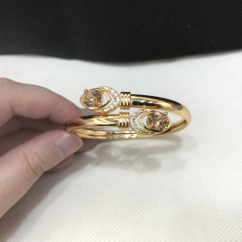 Bangles for Women's Unisex Zircon Stone Chain Exquisite Fashion Bracelet Wedding Bridal Open Adjustable Cocktail Party
Bangles for Women's Unisex Zircon Stone Chain Exquisite Fashion Bracelet Wedding Bridal Open Adjustable Cocktail Party