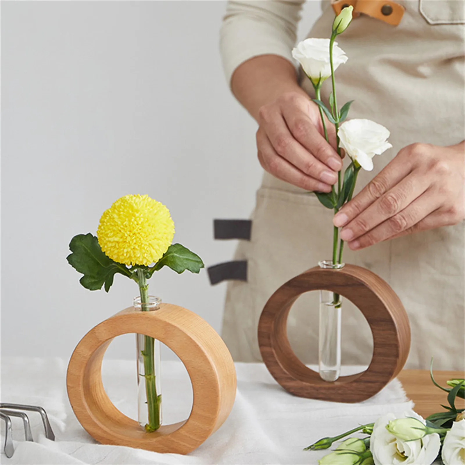 Desktop Decorations Solid Wood Living Room Flower Arrangement Accessories Transparent Water Flowers Solid Wood Table Decoration 
Desktop Decorations Solid Wood Living Room Flower Arrangement Accessories Transparent Water Flowers Solid Wood Table Decoration