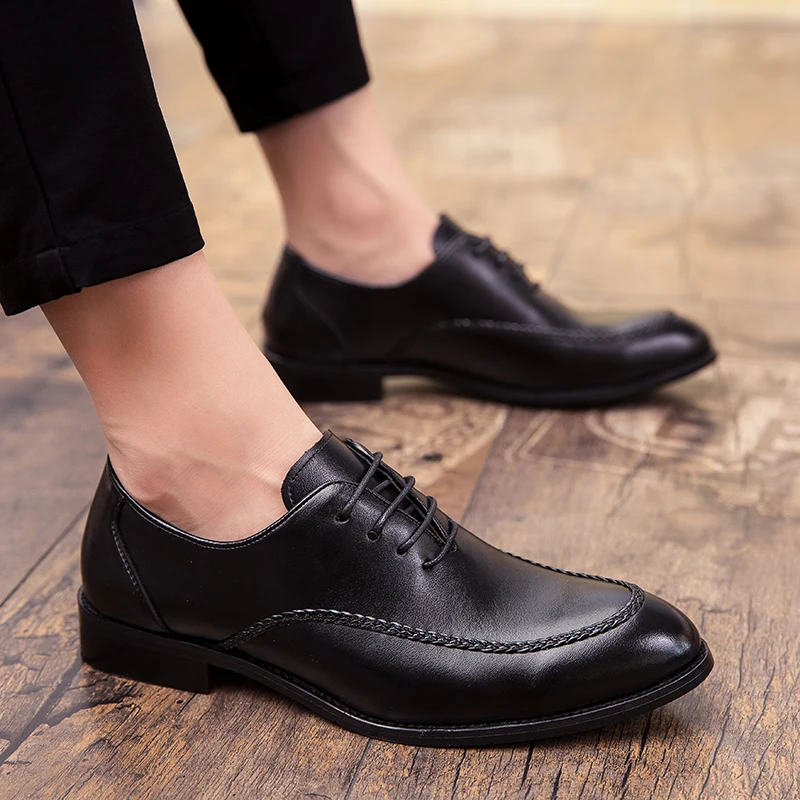 Oxford shoes groom leather shoes office shoes wedding shoes business men's meeting shoes Cow Hide lace up shoes formal shoes
Oxford shoes groom leather shoes office shoes wedding shoes business men's meeting shoes Cow Hide lace up shoes formal shoes