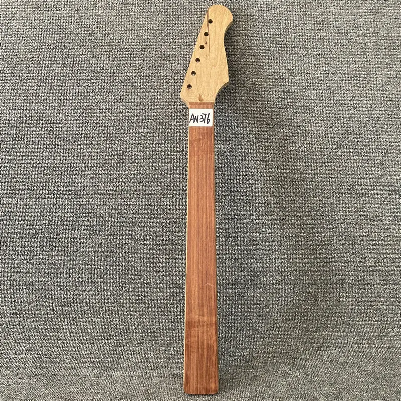 AN376 Roasted Maple Neck for Electric Guitar Unfinished No Frets ST Guitar Standard Size Quality Rosewood Fingerboard
AN376 Roasted Maple Neck for Electric Guitar Unfinished No Frets ST Guitar Standard Size Quality Rosewood Fingerboard