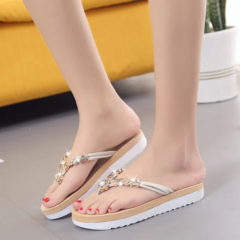 Slippers for Women's Outer Wear 2022 New Fashion Flat Heel Flip Flops Non-slip Rhinestone Flip Flops Women Flat Sandals
Slippers for Women's Outer Wear 2022 New Fashion Flat Heel Flip Flops Non-slip Rhinestone Flip Flops Women Flat Sandals
