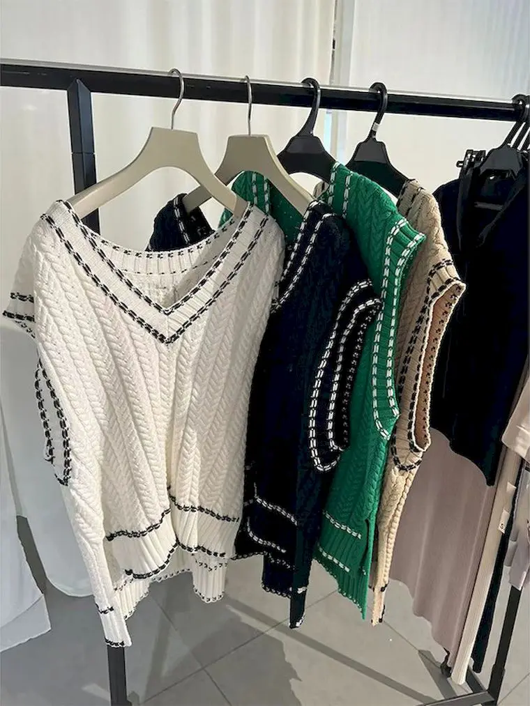 iYunDo Knitted Vest Women Sweaters Preppy Style Pullovers Japanese Temperament Jumpers V-Neck Sleeveless Knitwears Women Tops
iYunDo Knitted Vest Women Sweaters Preppy Style Pullovers Japanese Temperament Jumpers V-Neck Sleeveless Knitwears Women Tops