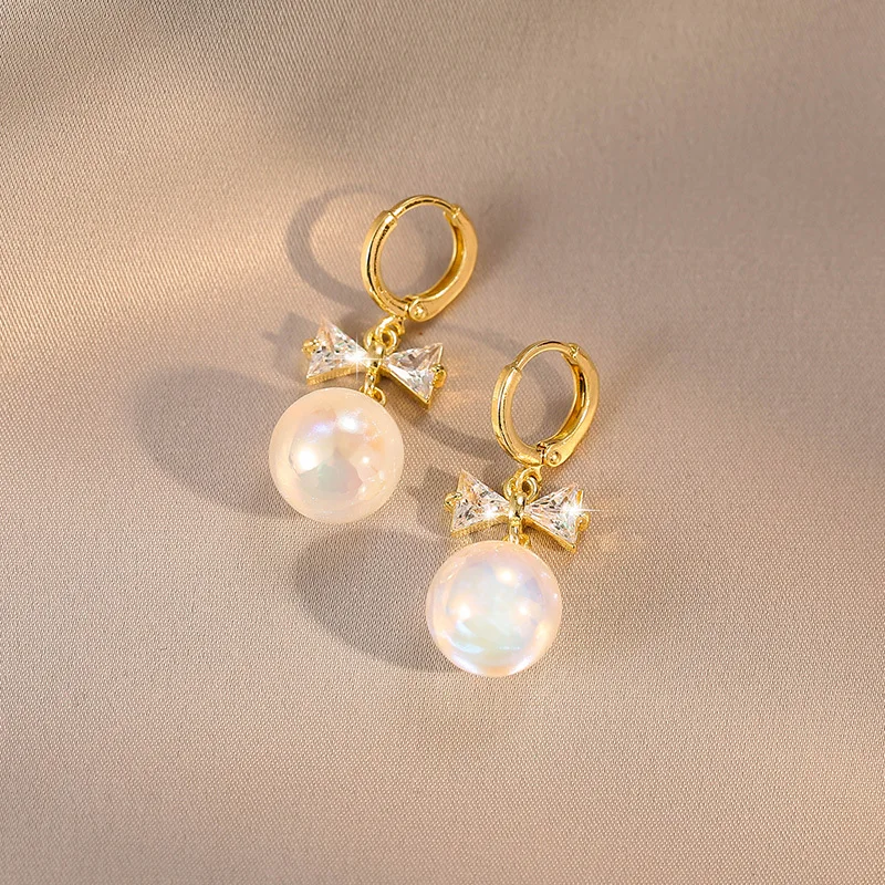 New Korean Fashion Simple Light Luxury High Quality Zircon Bow Eardrop Gift Banquet Commuter Women Jewelry Earring 2022
New Korean Fashion Simple Light Luxury High Quality Zircon Bow Eardrop Gift Banquet Commuter Women Jewelry Earring 2022
