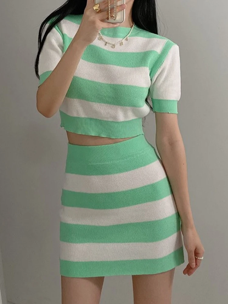 Casual Two-Piece Color-Blocking Striped Knitted Top+Buttock Skirt Suit 2023 Summer New Korean Fashion Women'S Clothing
Casual Two-Piece Color-Blocking Striped Knitted Top+Buttock Skirt Suit 2023 Summer New Korean Fashion Women'S Clothing