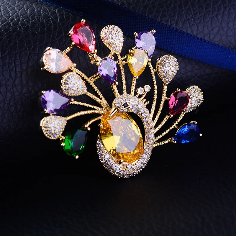 European and American Fashion Atmosphere Zircon Peacock Brooch Women's Temperament Accessories Coat Pin Corsage Shawl Buckle
European and American Fashion Atmosphere Zircon Peacock Brooch Women's Temperament Accessories Coat Pin Corsage Shawl Buckle