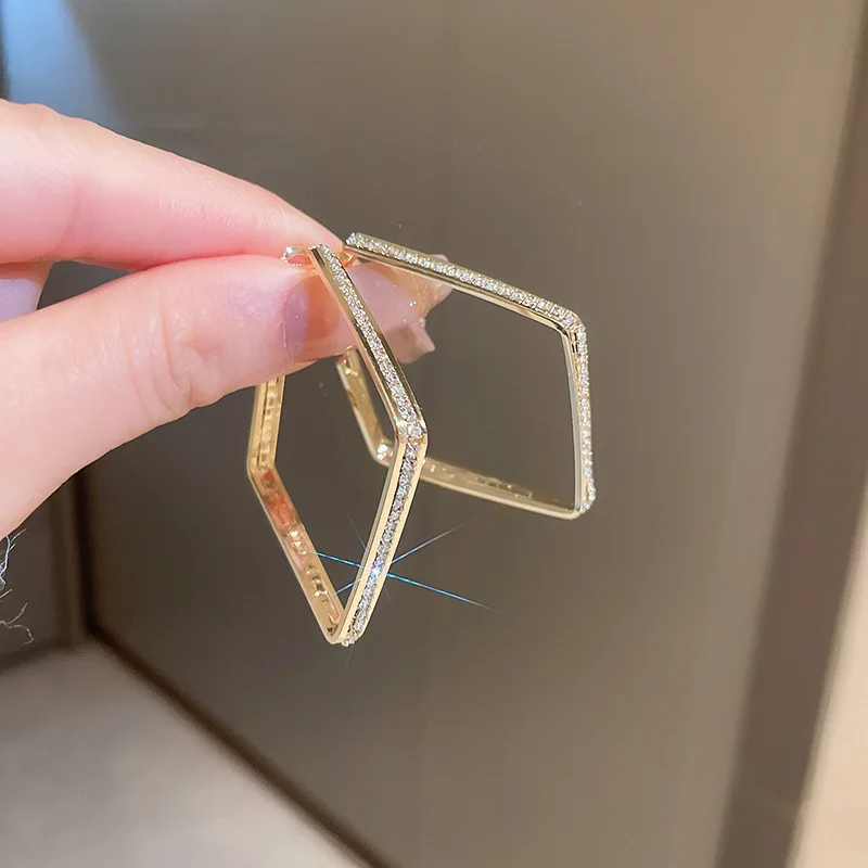 Modern Jewelry Square Earrings 925 Silver Needle Classic Design Popular Style Around Zircon Hoop Earrings For Women Girl Gift
Modern Jewelry Square Earrings 925 Silver Needle Classic Design Popular Style Around Zircon Hoop Earrings For Women Girl Gift
