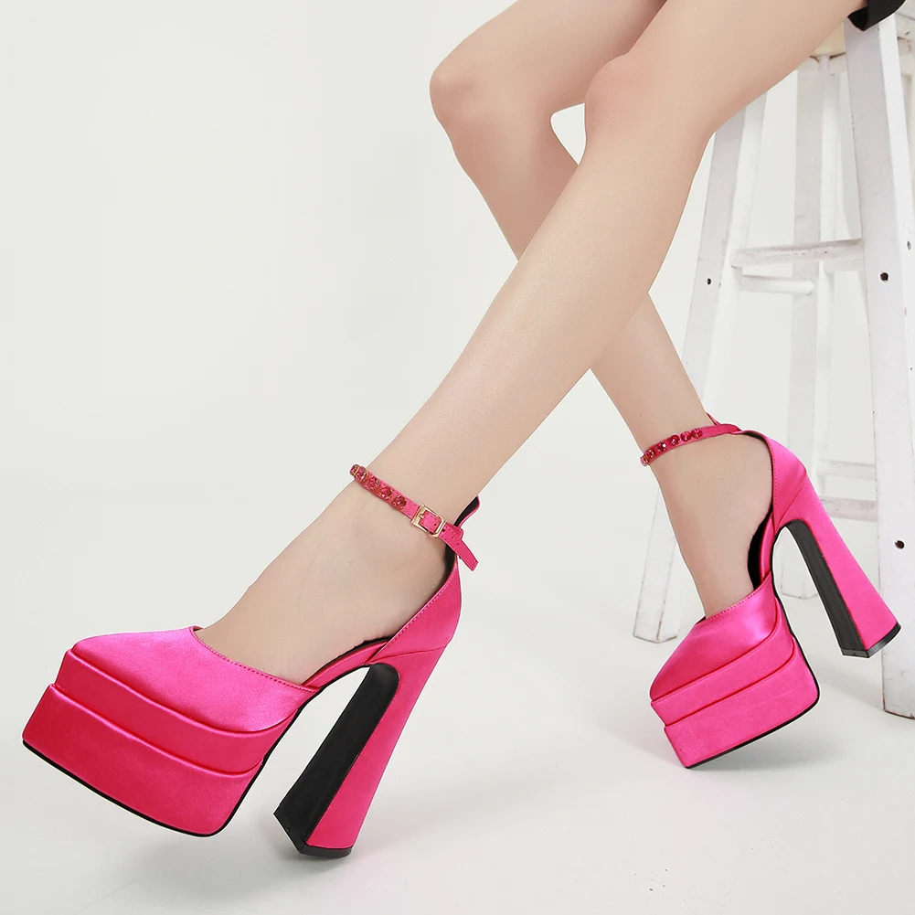 Brand Satin Silk Designer Pointed Toe Platform High Heels Sandals For Women Crystal Rhinestone Glitter Dress Luxury Shoes Summer
Brand Satin Silk Designer Pointed Toe Platform High Heels Sandals For Women Crystal Rhinestone Glitter Dress Luxury Shoes Summer