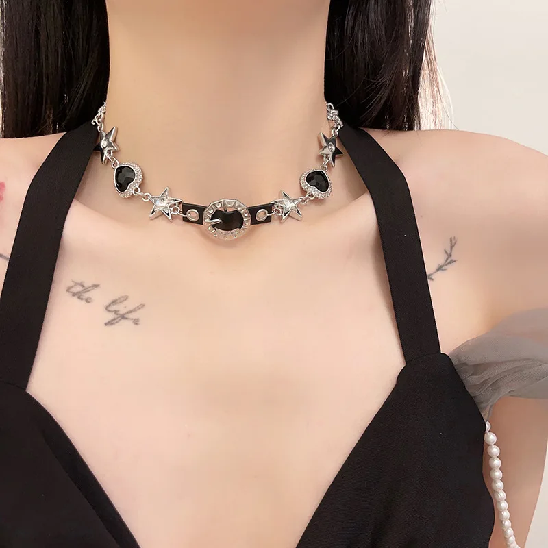 

Niche Punk Silver Star Love Choker Female Necklace Temperament Collarbone Chain New Gothic Personality Accessories
