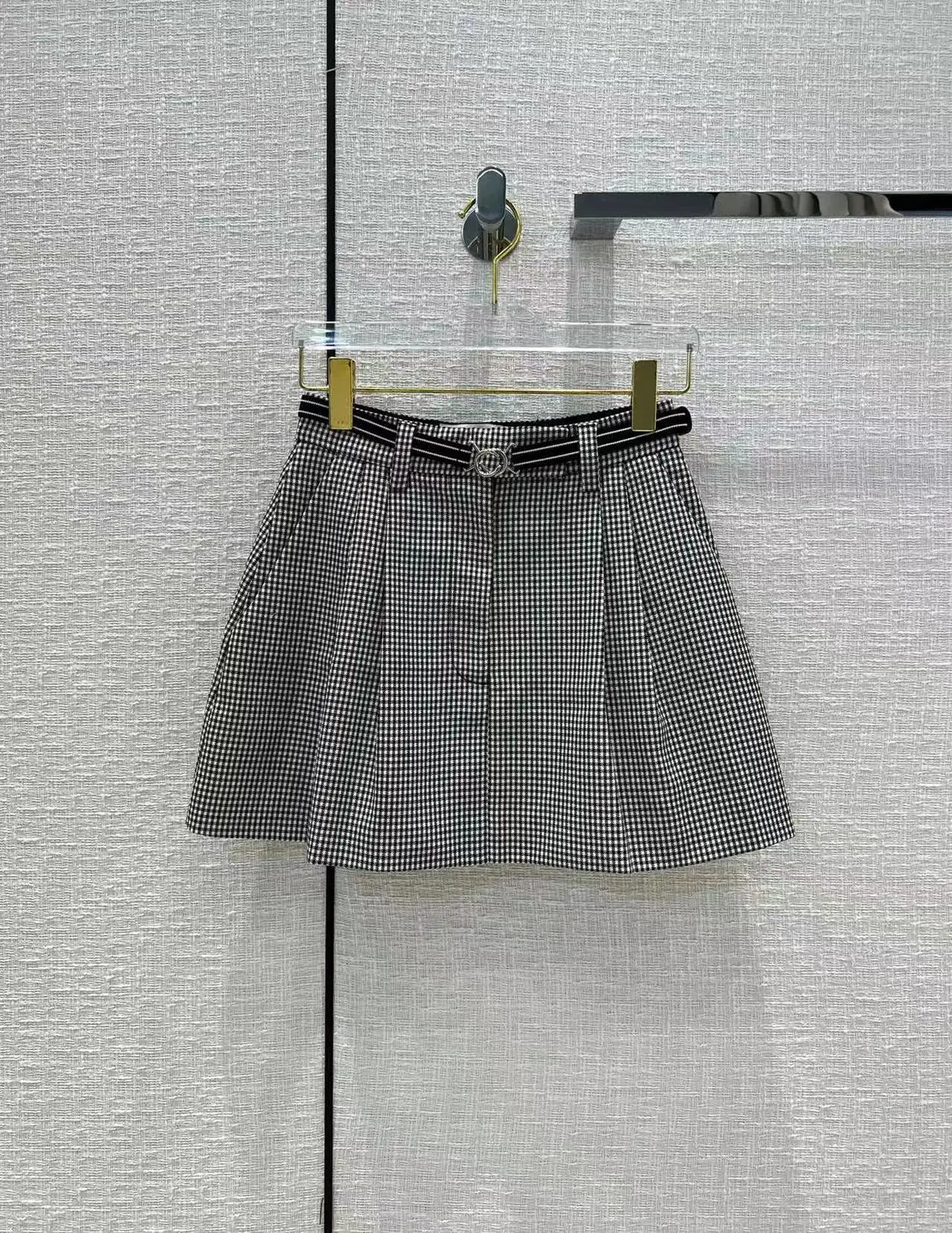 Runway Fashion Women Mini Skirt 2022 Summer Plaid Print Belt Black Ladies Casual Hot Sale Sexy Skirt
Runway Fashion Women Mini Skirt 2022 Summer Plaid Print Belt Black Ladies Casual Hot Sale Sexy Skirt