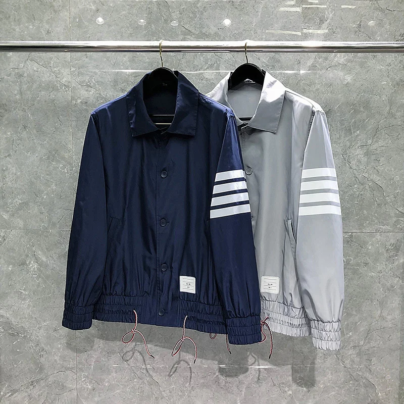 Fashion Luxury 2023 Brand TB Jacket Men Loose Cardigans Clothing Thin Quick Dry Windproof Spring Autumn Striped Casual Coat
Fashion Luxury 2023 Brand TB Jacket Men Loose Cardigans Clothing Thin Quick Dry Windproof Spring Autumn Striped Casual Coat