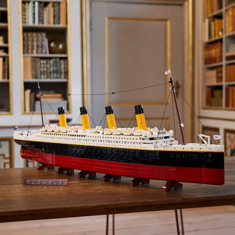 9090PCS 1:200 135cm Huge Type Titanic Adult High Level Building Blocks Creativity Assembling Toys High Difficulty
9090PCS 1:200 135cm Huge Type Titanic Adult High Level Building Blocks Creativity Assembling Toys High Difficulty