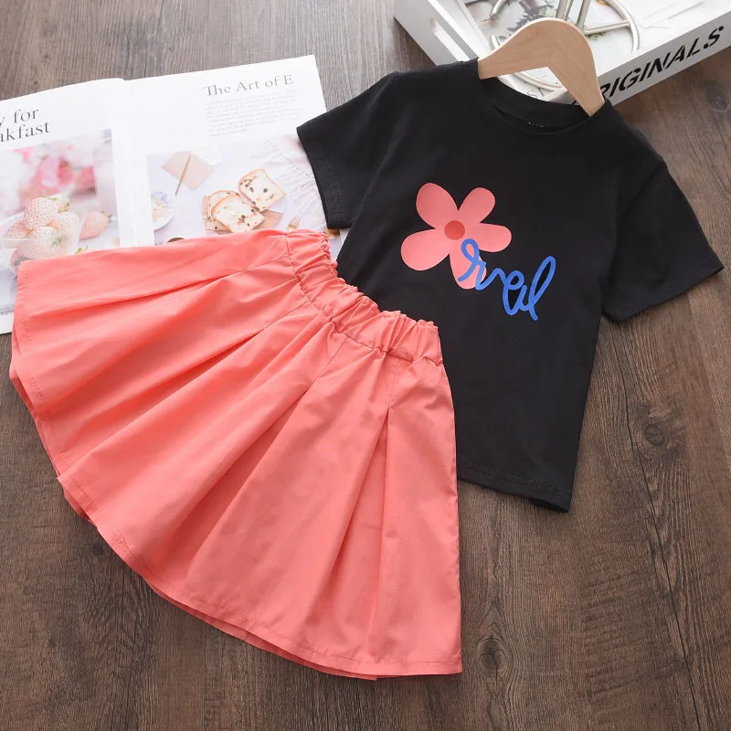 Girls Casual Clothing Set 2021 Summer Kids Flowers Print T-shirt and Skirt 2pcs Outfits Children Party Costumes For 2-6Y Girl 
Girls Casual Clothing Set 2021 Summer Kids Flowers Print T-shirt and Skirt 2pcs Outfits Children Party Costumes For 2-6Y Girl