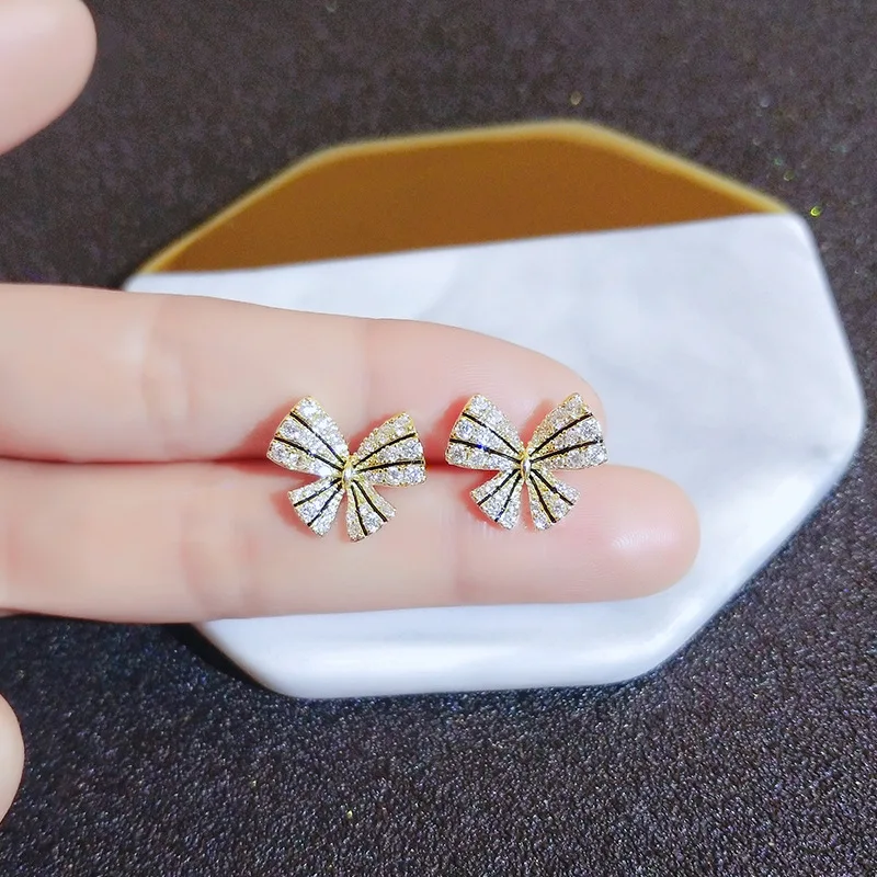 DIWENFU Aretes De Plata De Ley 925 Mujer Stud Earring for Women TRENDY Aros Mujer Oreja Diamond Earrings Studs Girls Orecchini
DIWENFU Aretes De Plata De Ley 925 Mujer Stud Earring for Women TRENDY Aros Mujer Oreja Diamond Earrings Studs Girls Orecchini