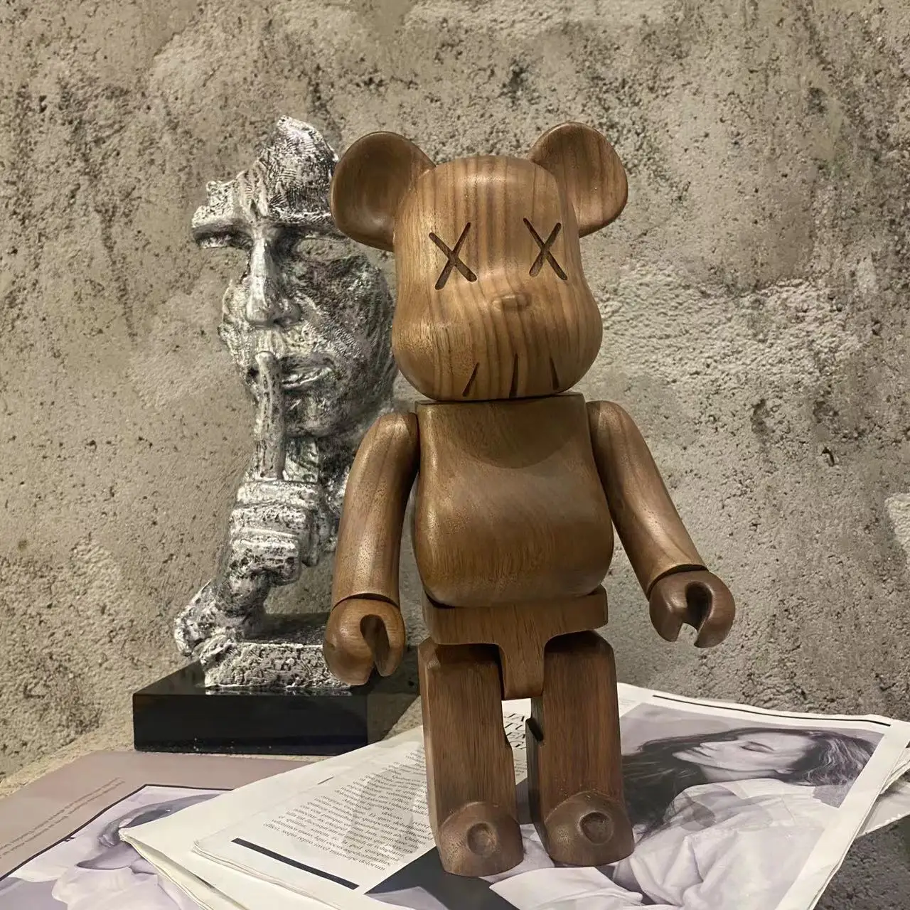 Bearbrick 400% walnut XX eye bear haroshi balloon dog classic wooden doll collection decoration desktop decoration
Bearbrick 400% walnut XX eye bear haroshi balloon dog classic wooden doll collection decoration desktop decoration