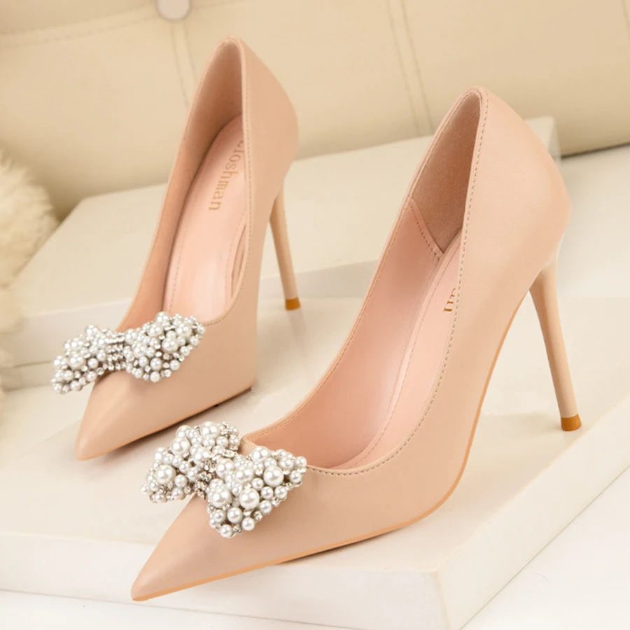 New Brand Women Shoes Pointed Pearl Crystal Bowknot Autumn High Heels Pumps Soft Leather Black Nude Bridal Party Ladies Footwear
New Brand Women Shoes Pointed Pearl Crystal Bowknot Autumn High Heels Pumps Soft Leather Black Nude Bridal Party Ladies Footwear