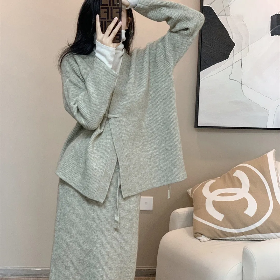 Women Winter Knitted Sweater Set Casual Two Piece Set Lazy Wind Cardigan Sweater+Package Hip Skirt Two Piece Set Solid Clothing
Women Winter Knitted Sweater Set Casual Two Piece Set Lazy Wind Cardigan Sweater+Package Hip Skirt Two Piece Set Solid Clothing